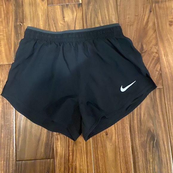 Nike Pants - NWT Nike Women's Running Shorts Size XS
